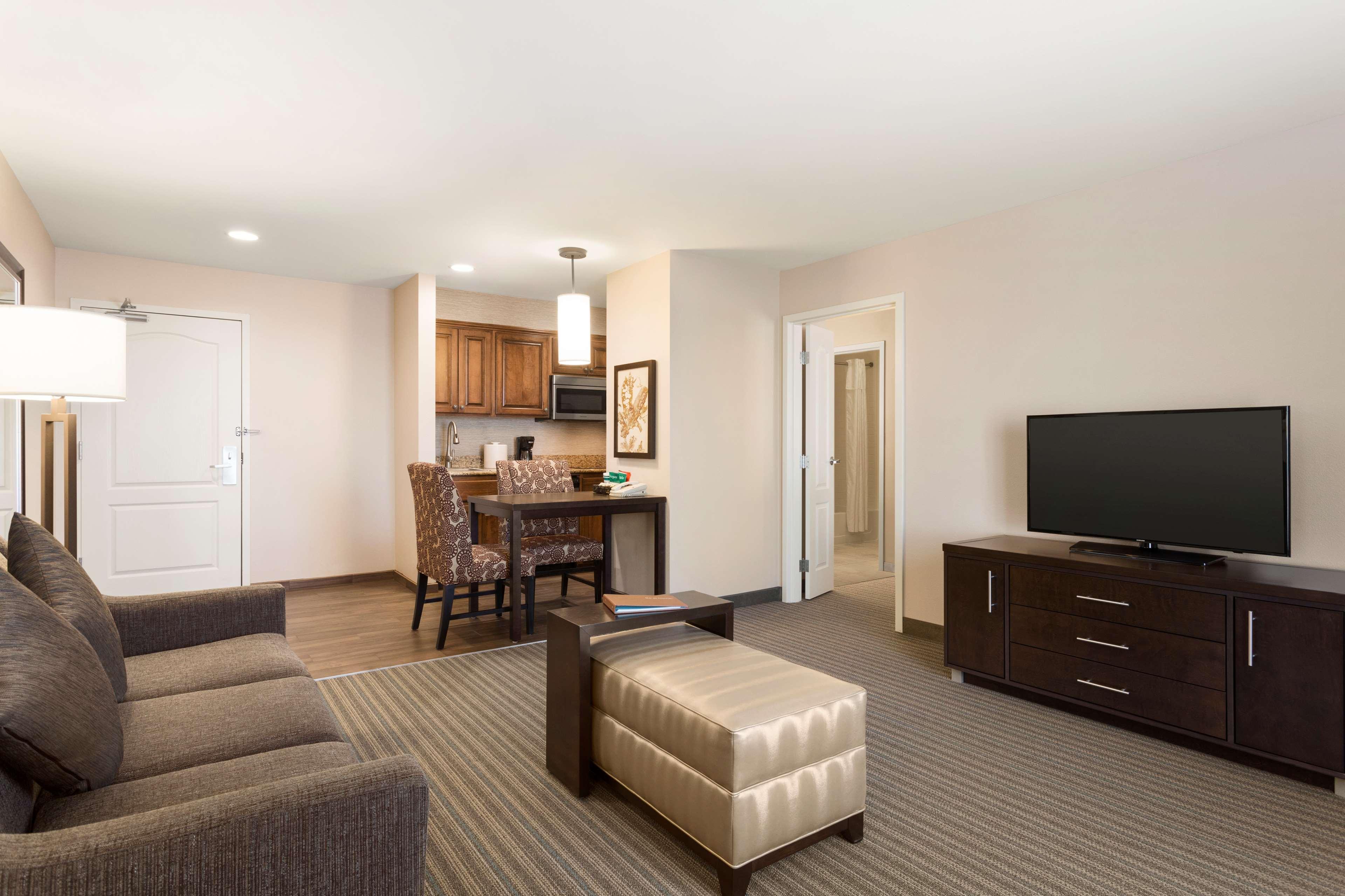 Homewood Suites By Hilton Fargo Exterior photo