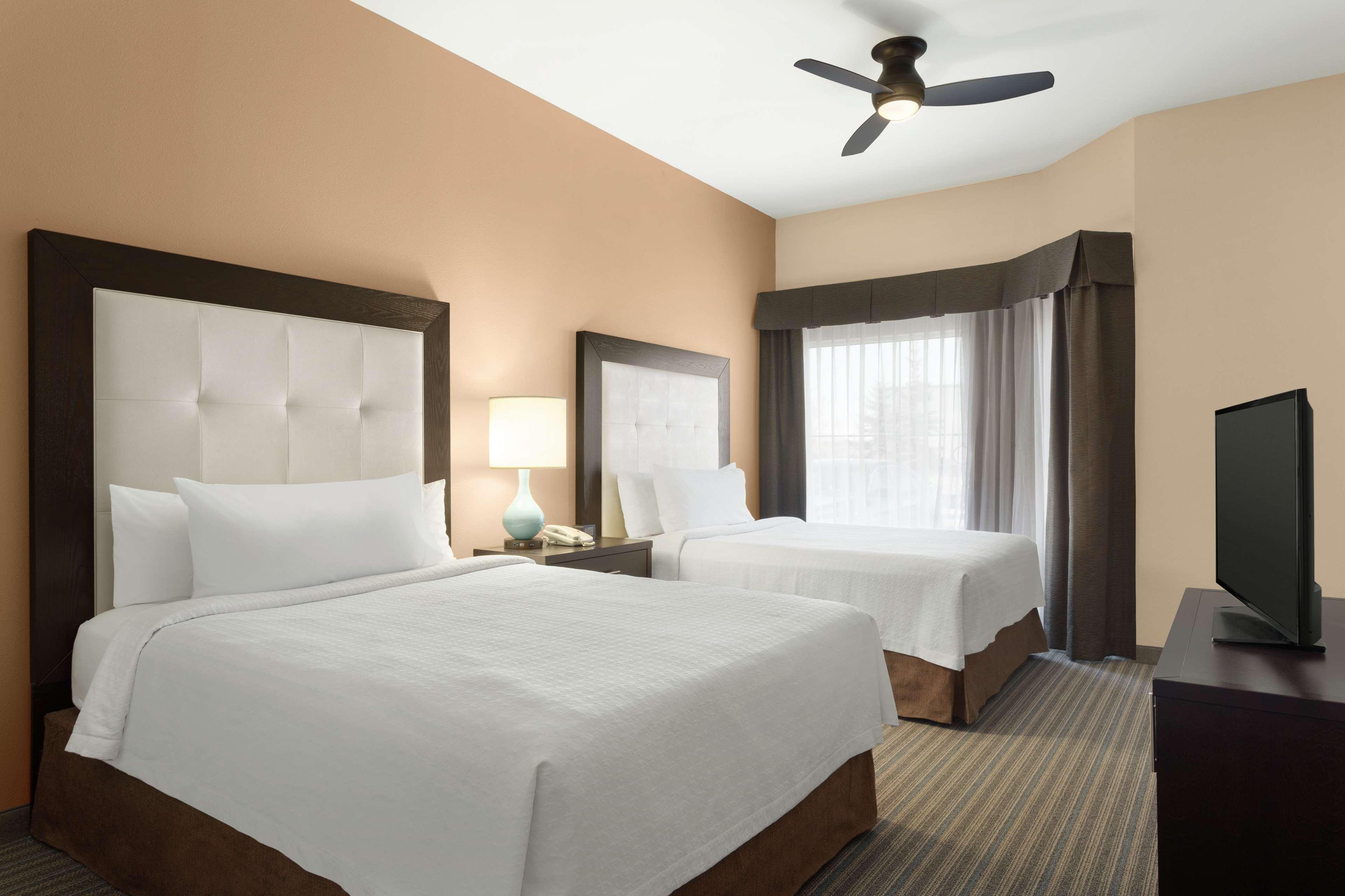 Homewood Suites By Hilton Fargo Exterior photo