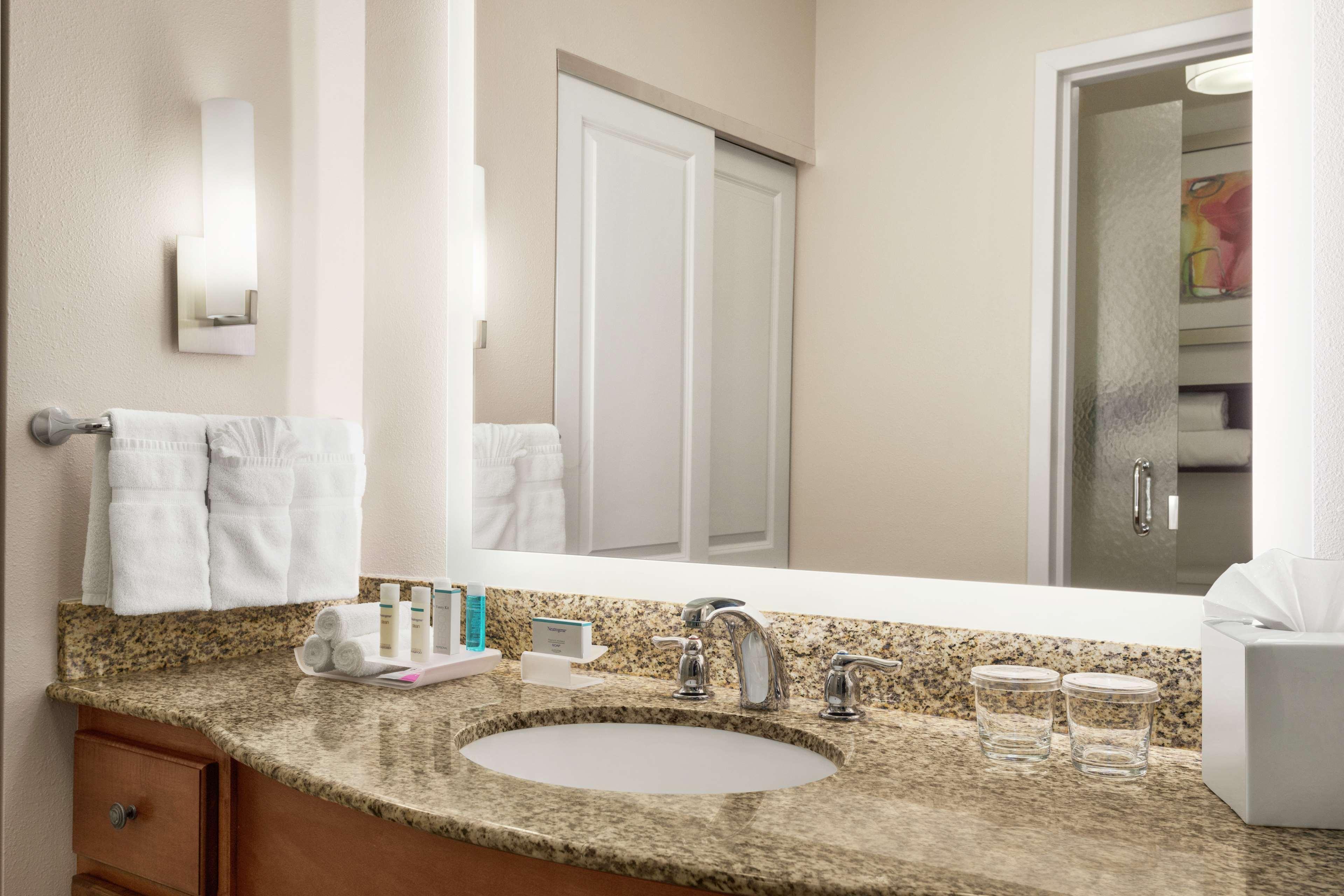 Homewood Suites By Hilton Fargo Exterior photo