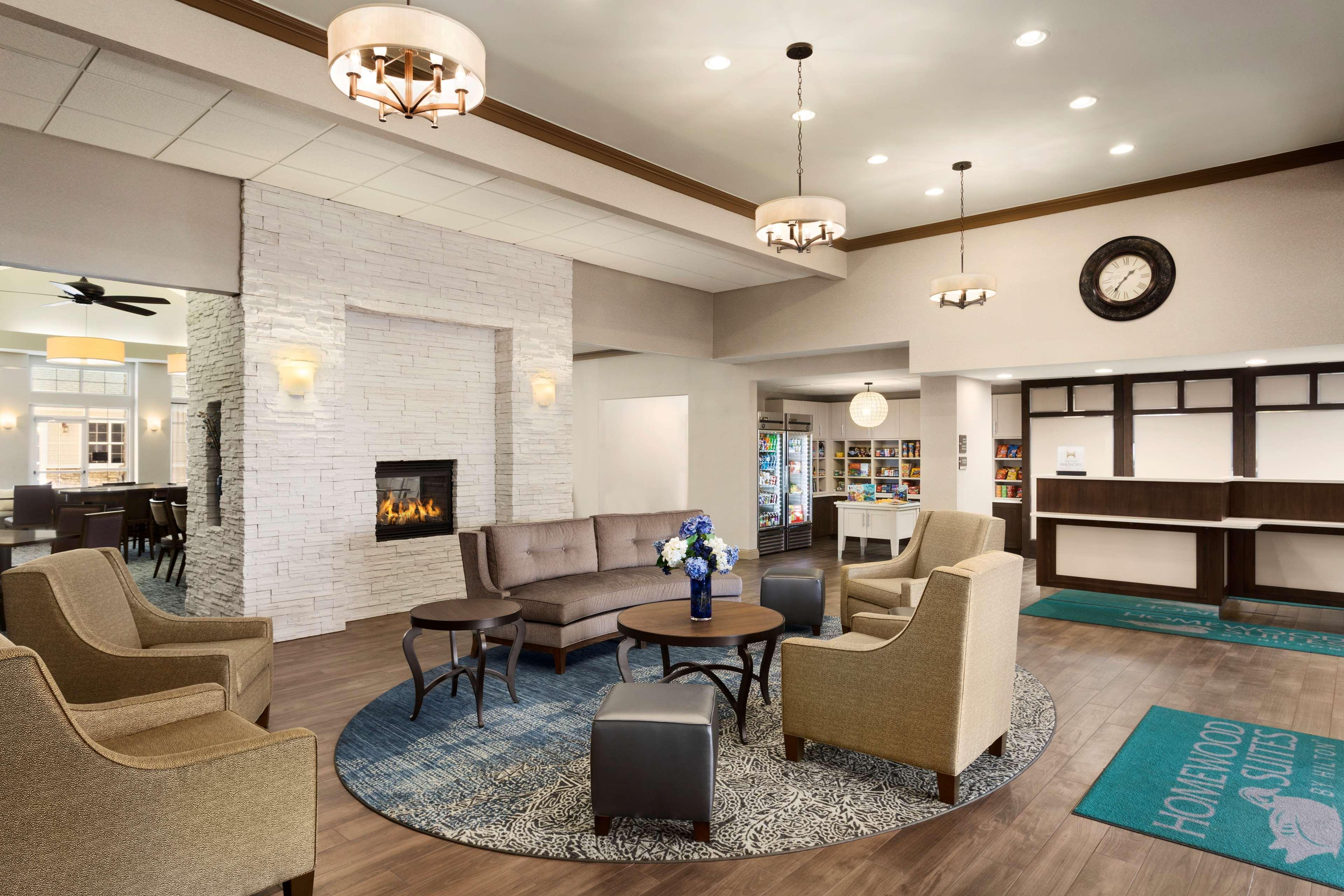 Homewood Suites By Hilton Fargo Exterior photo
