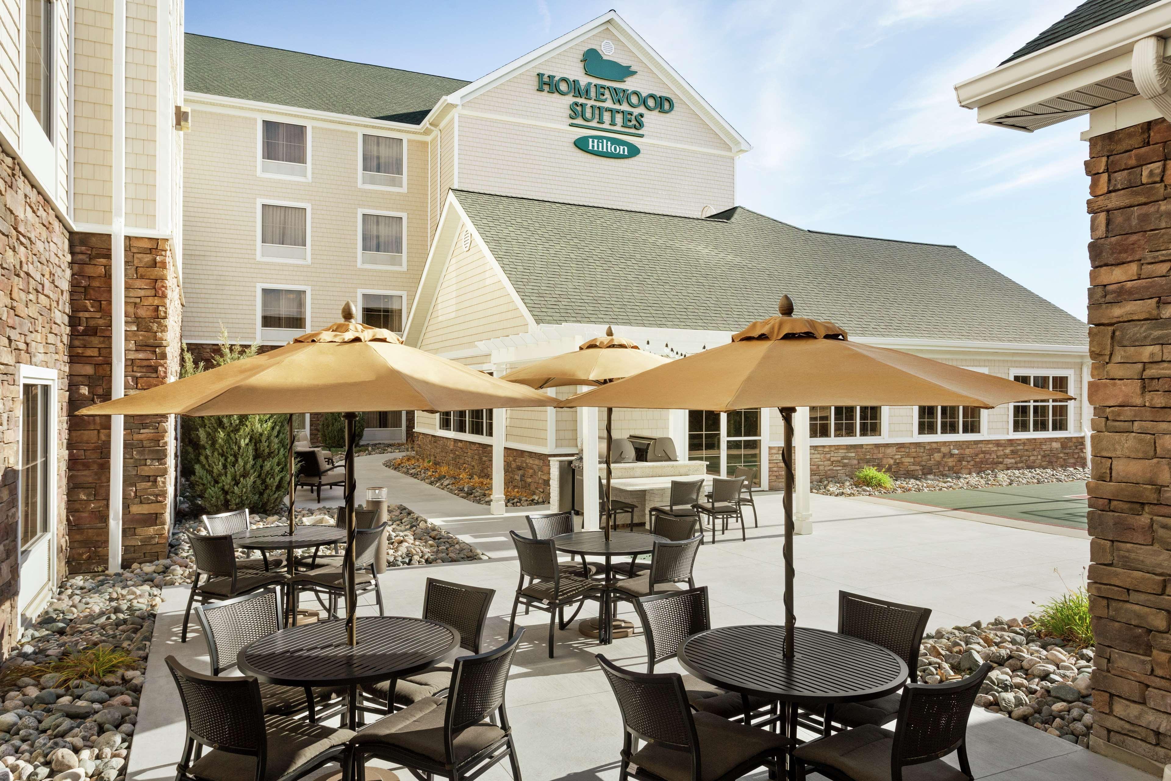 Homewood Suites By Hilton Fargo Exterior photo