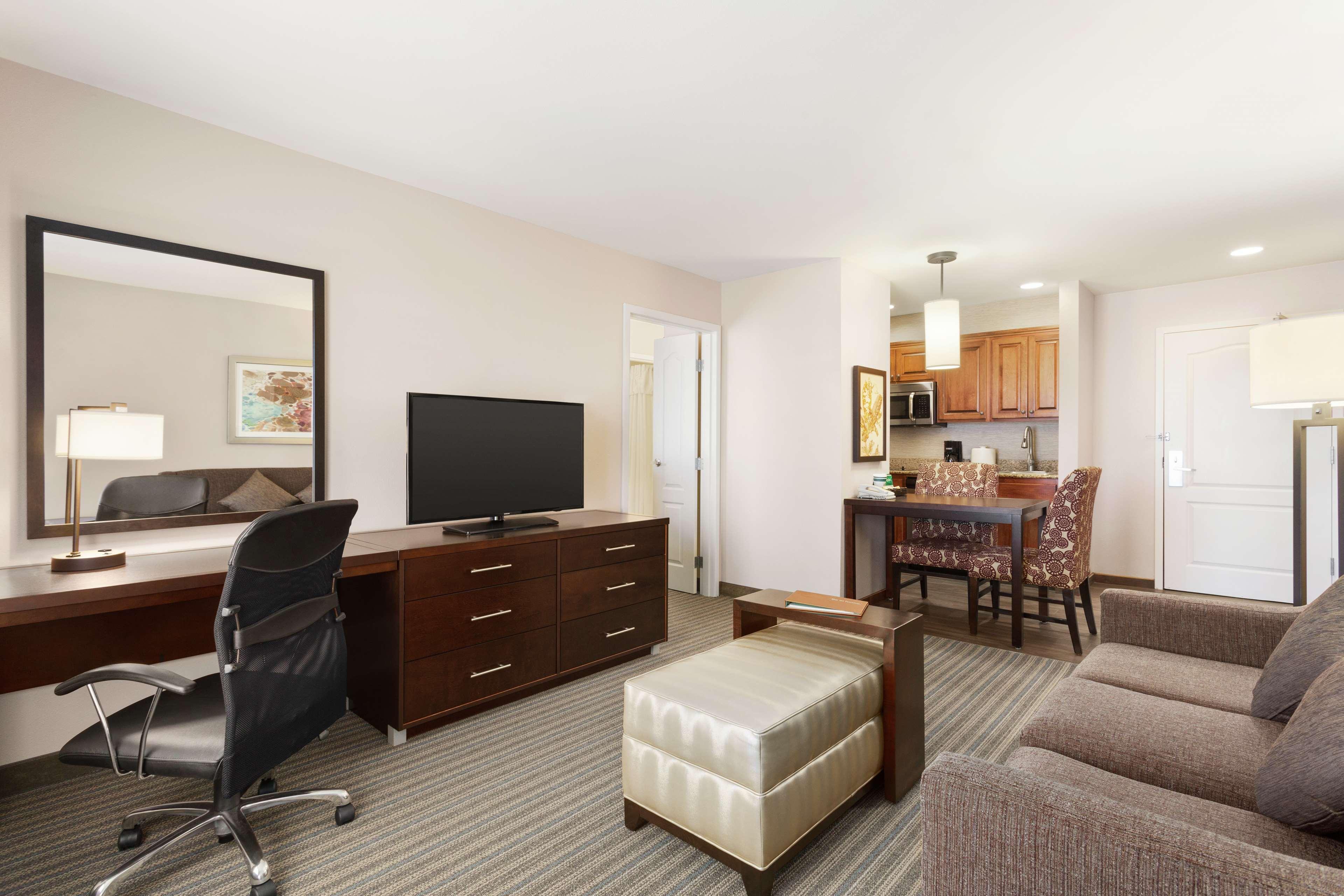 Homewood Suites By Hilton Fargo Exterior photo