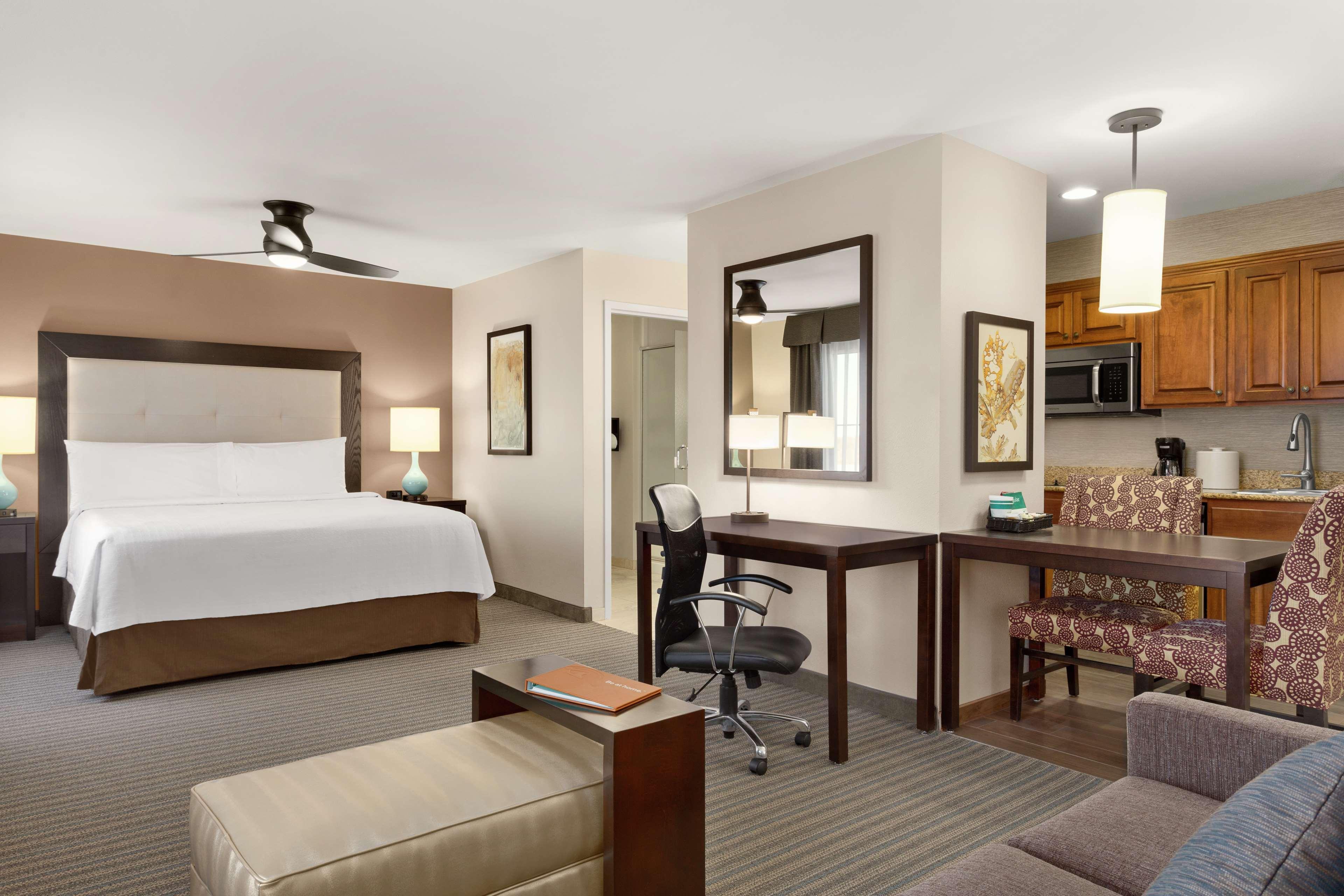 Homewood Suites By Hilton Fargo Exterior photo