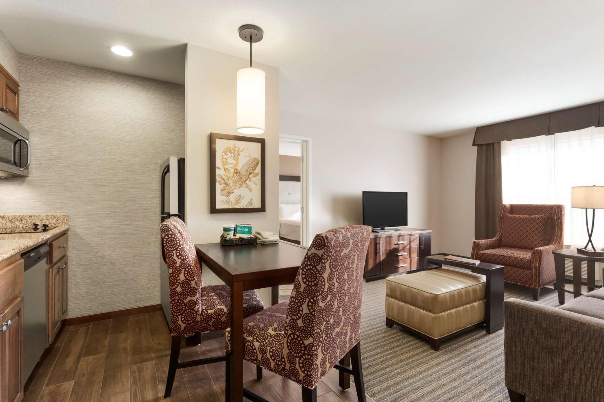 Homewood Suites By Hilton Fargo Exterior photo