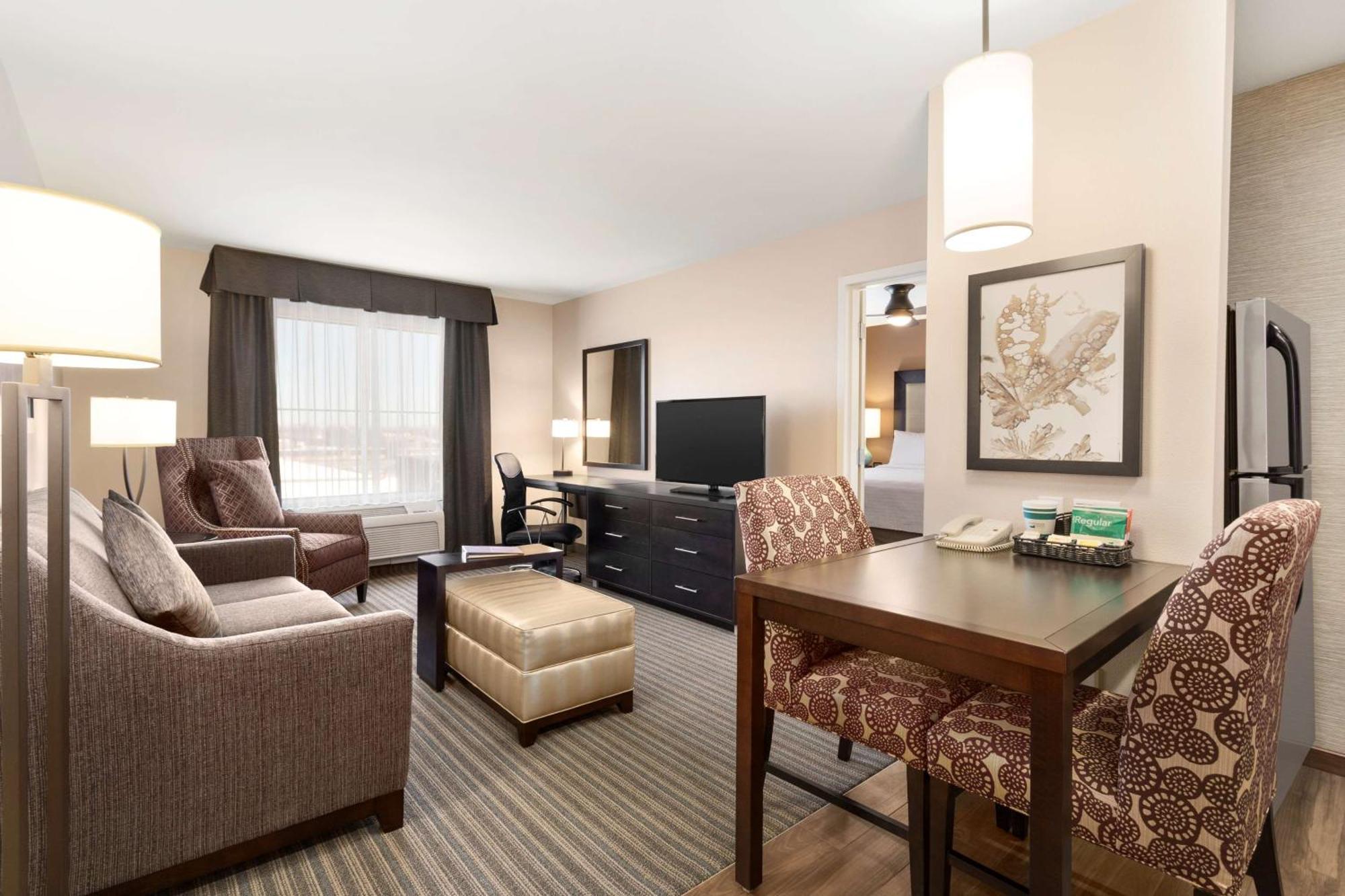 Homewood Suites By Hilton Fargo Exterior photo